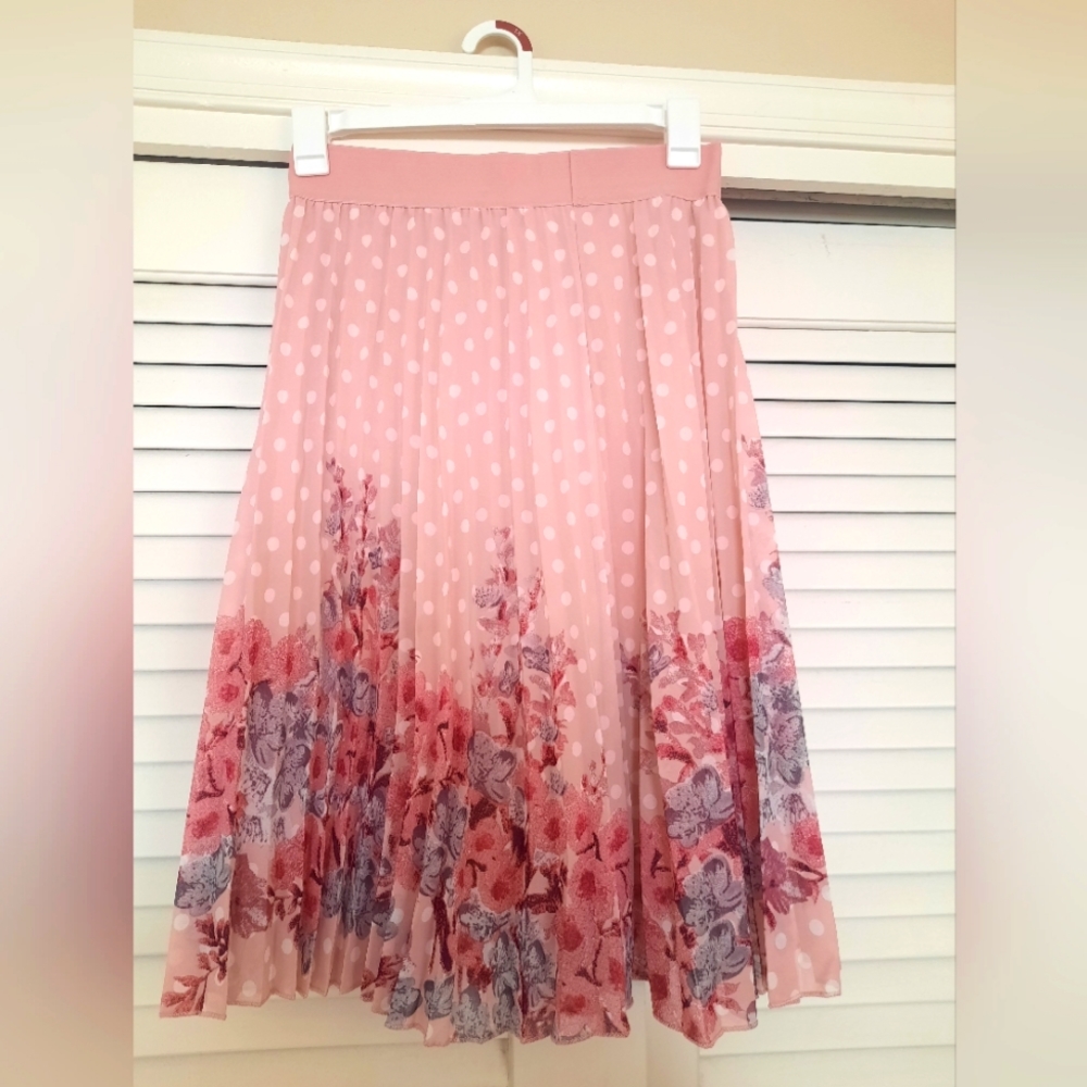Pleated Mid skirt